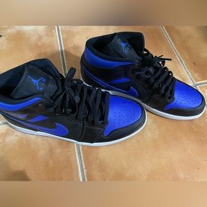 2020 Air Jordan 1 Mid 'Black Hyper Royal'